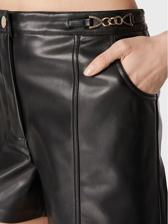 Morgan Γυναίκες Δερμάτινα Σορτς Σορτς από απομίμηση δέρματος 222-SHOLY Μαύρο Regular Fit 6 Morgan Γυναίκες Δερμάτινα Σορτς Σορτς από απομίμηση δέρματος 222-SHOLY Μαύρο Regular Fit - Image 4